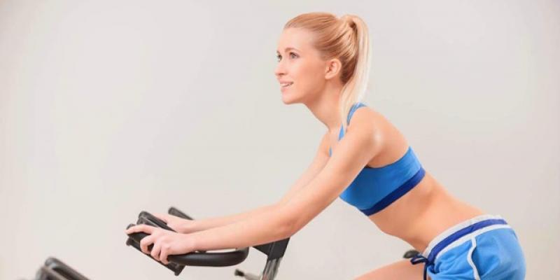 Самые эффективные занятия на велотренажере для похудения, программа тренировок